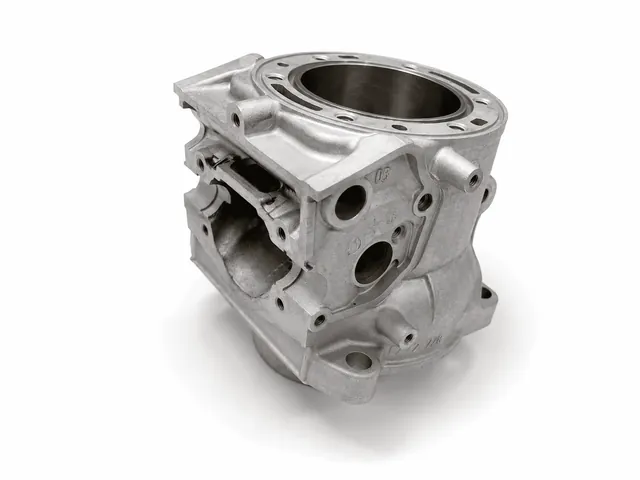KTM EXC/SX 300 2-stroke cylinder re-chromed with restoration of the nickel-silicon carbide coating and T-Shape polishing.