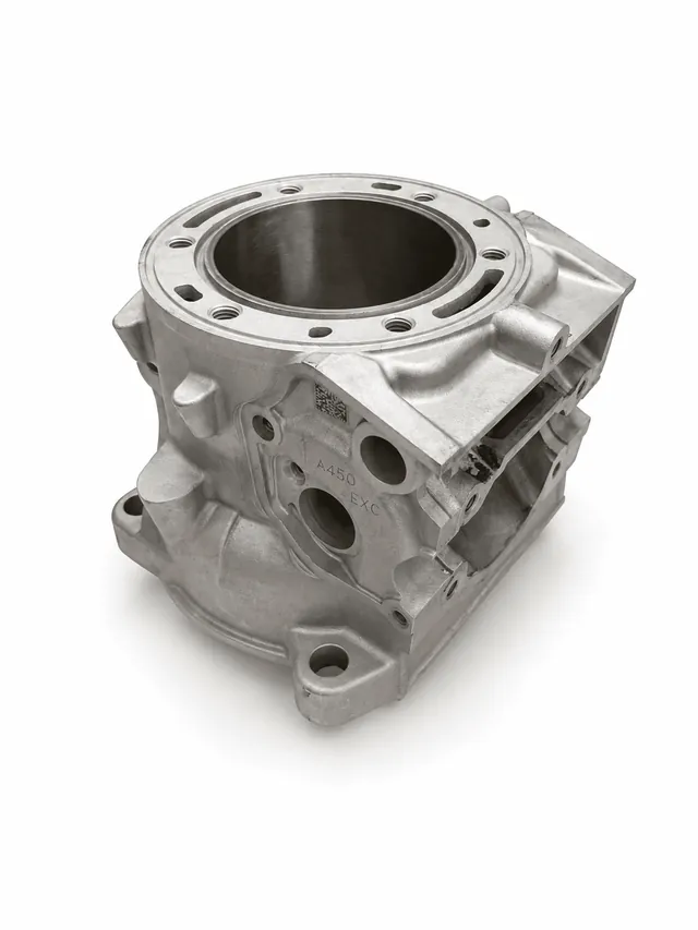 KTM EXC/SX 300 2-stroke cylinder re-chromed with restoration of the nickel-silicon carbide coating and T-Shape polishing.
